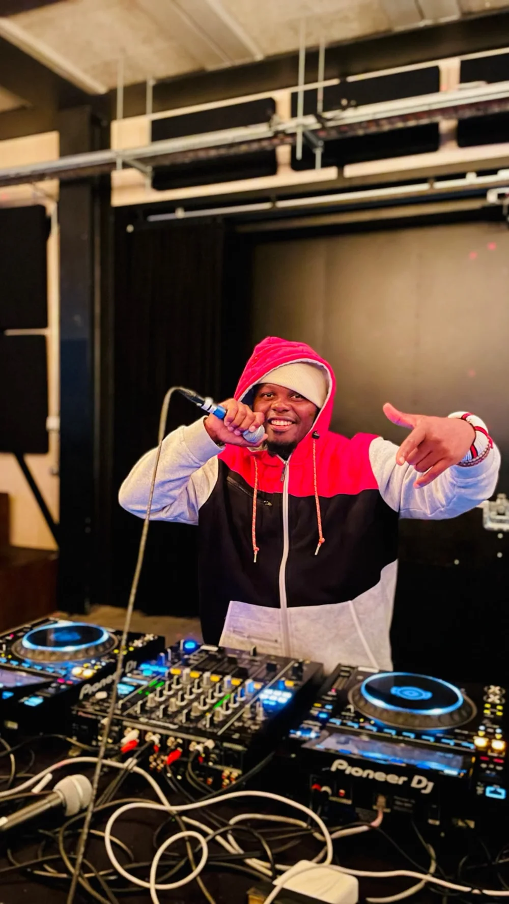 Jay MauMau performing live on the mic